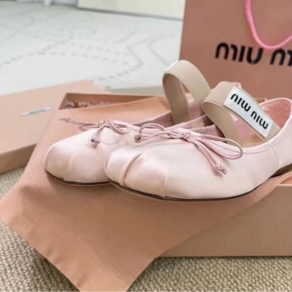 Miu Miu Blush Pink Leather Ballet Flats with Elastic Strap and Bow Accent - Picture 2 of 3